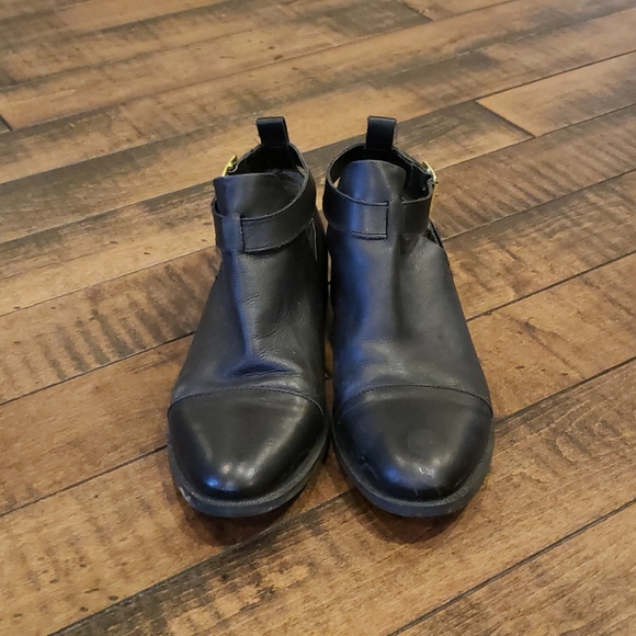 Topshop black flat booties. Size 7. - Picture 2 of 4